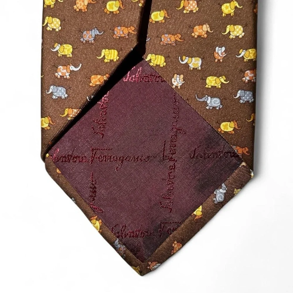 🔥 Ferragamo Tie 🔥 - Picture 3 of 5